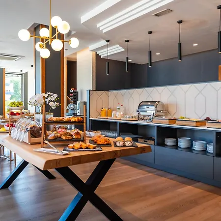 J. Balmes Hotel Vic