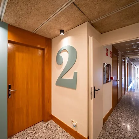 J. Balmes Otel Vic